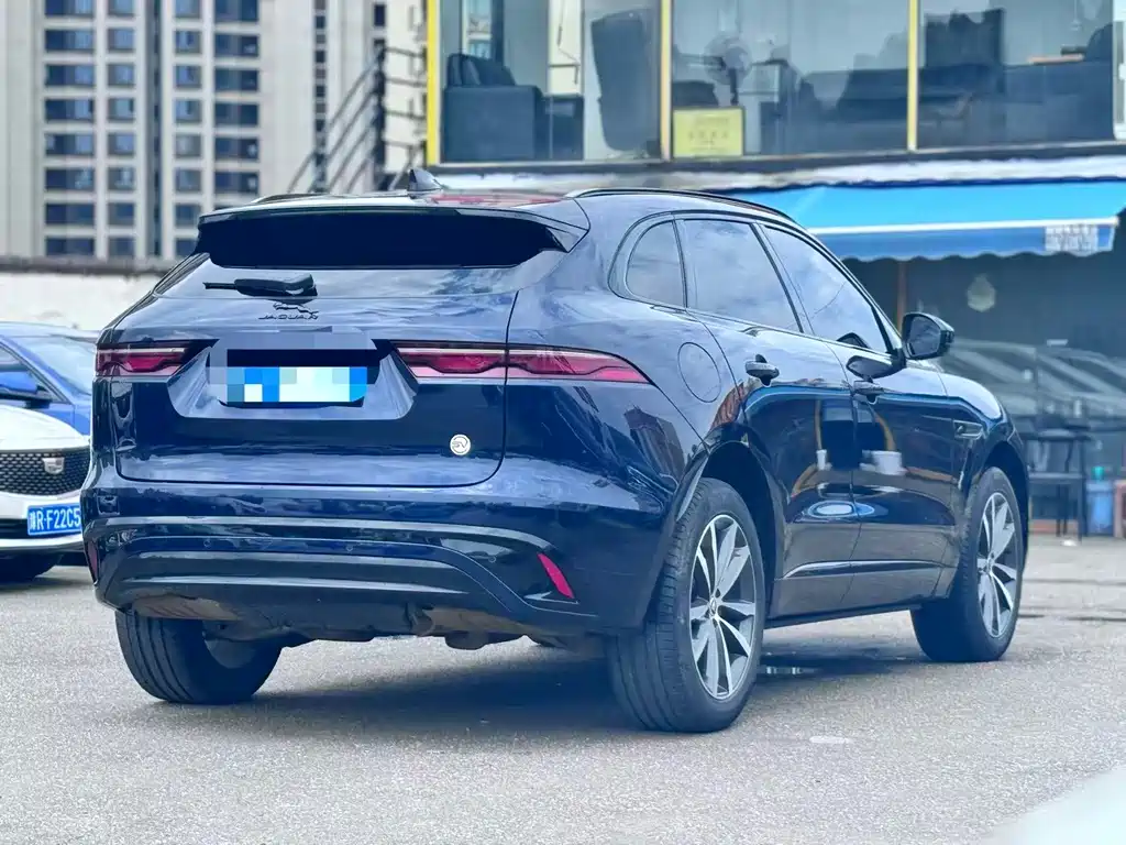 Jaguar F-Pace 2024 P250 R-Dynamic SE