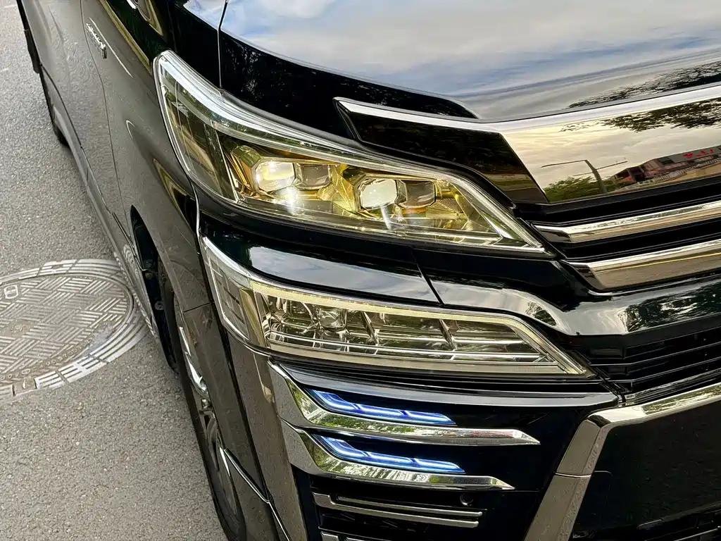 Toyota Vellfire — миниатюра 14