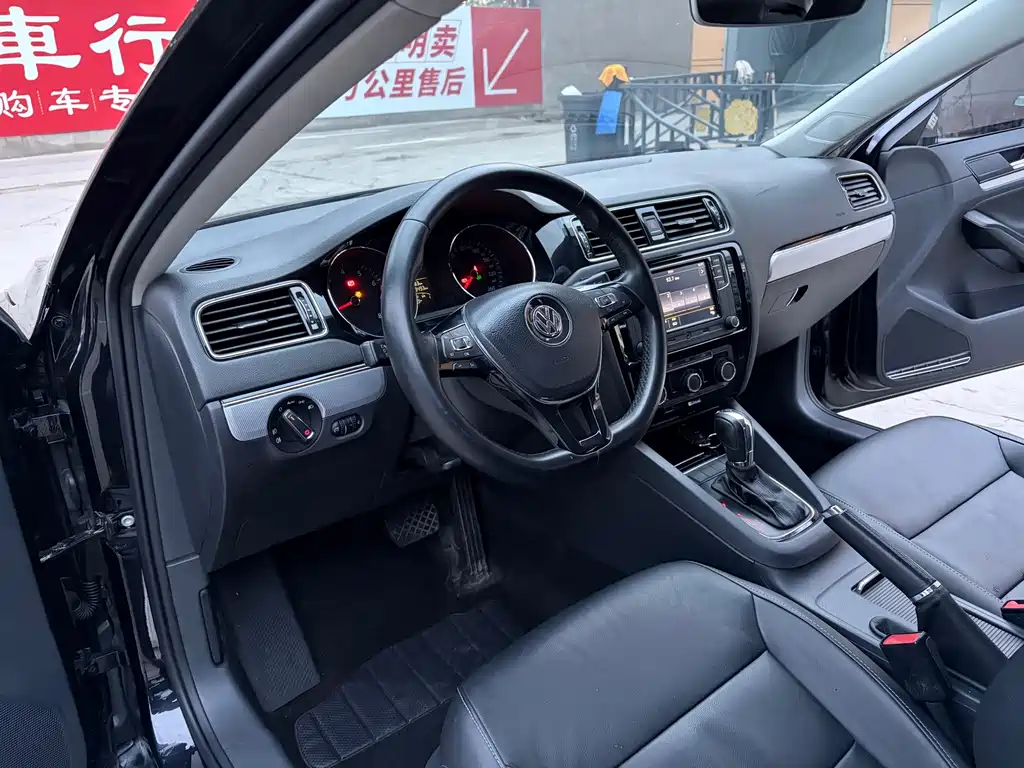 Volkswagen Sagitar — миниатюра 4