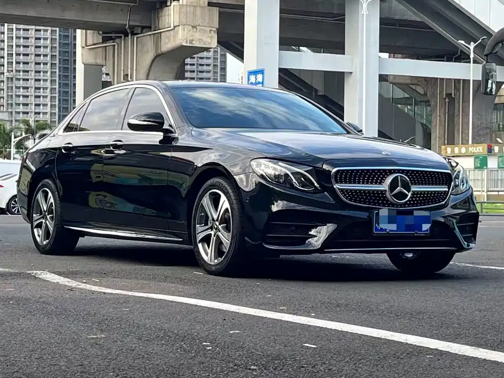 Mercedes-Benz E-Class — миниатюра 3