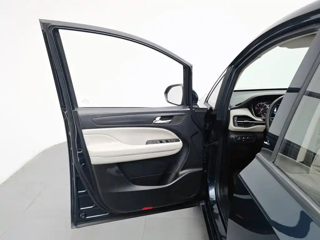 GAC Motor Trumpchi M6 — миниатюра 8