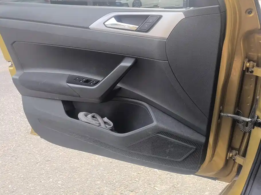 Volkswagen Polo — миниатюра 7