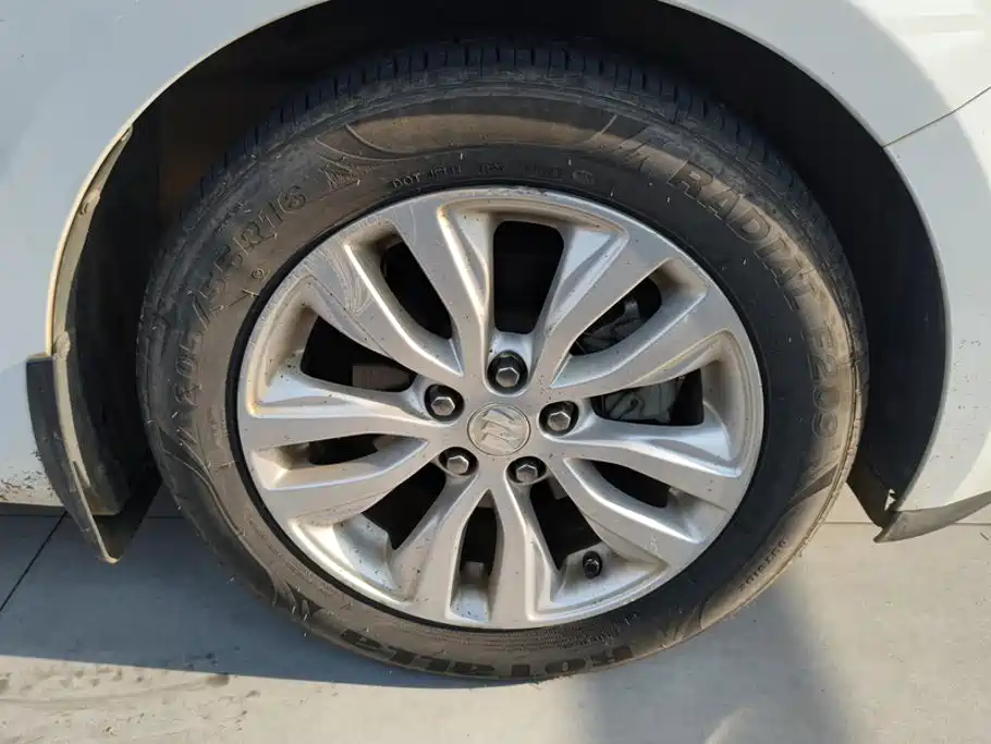 Buick Excelle — миниатюра 6