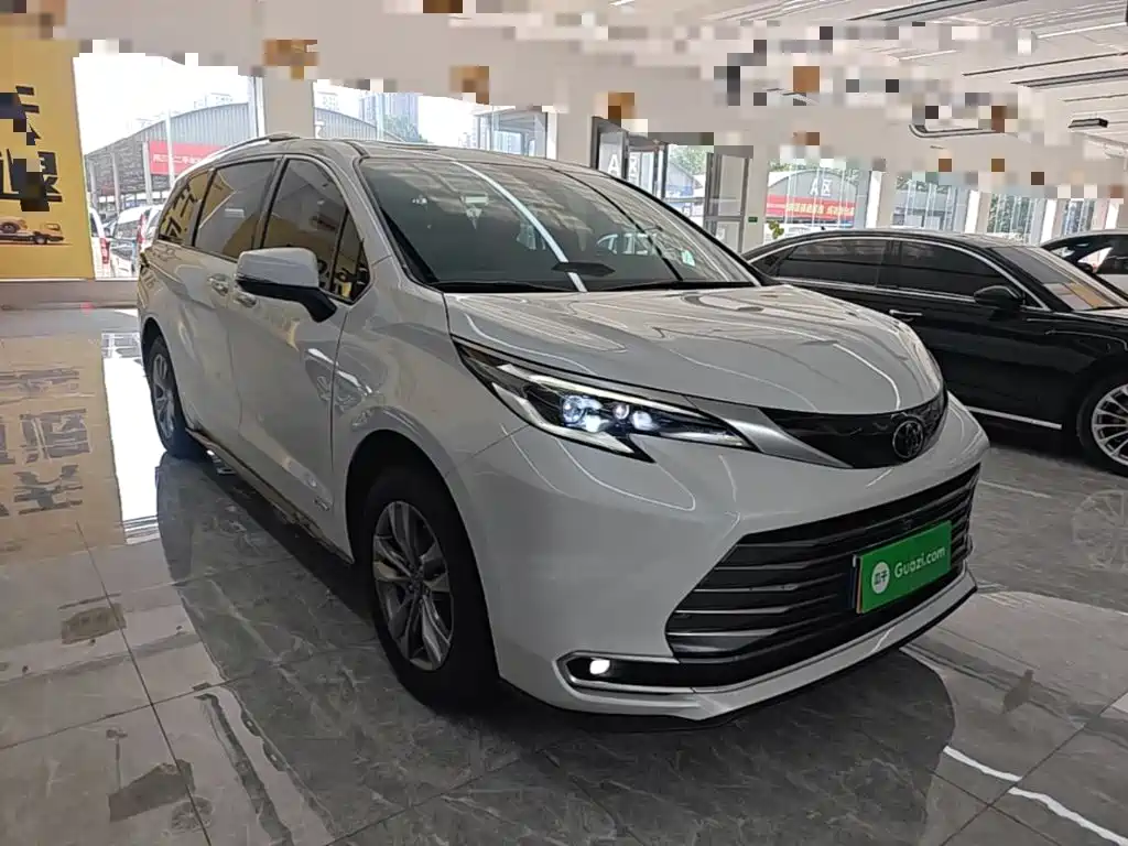Toyota Sienna — миниатюра 4