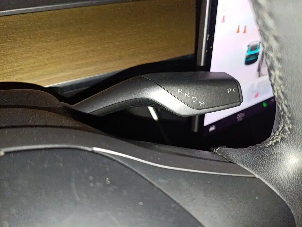 Tesla Model 3 — миниатюра 15
