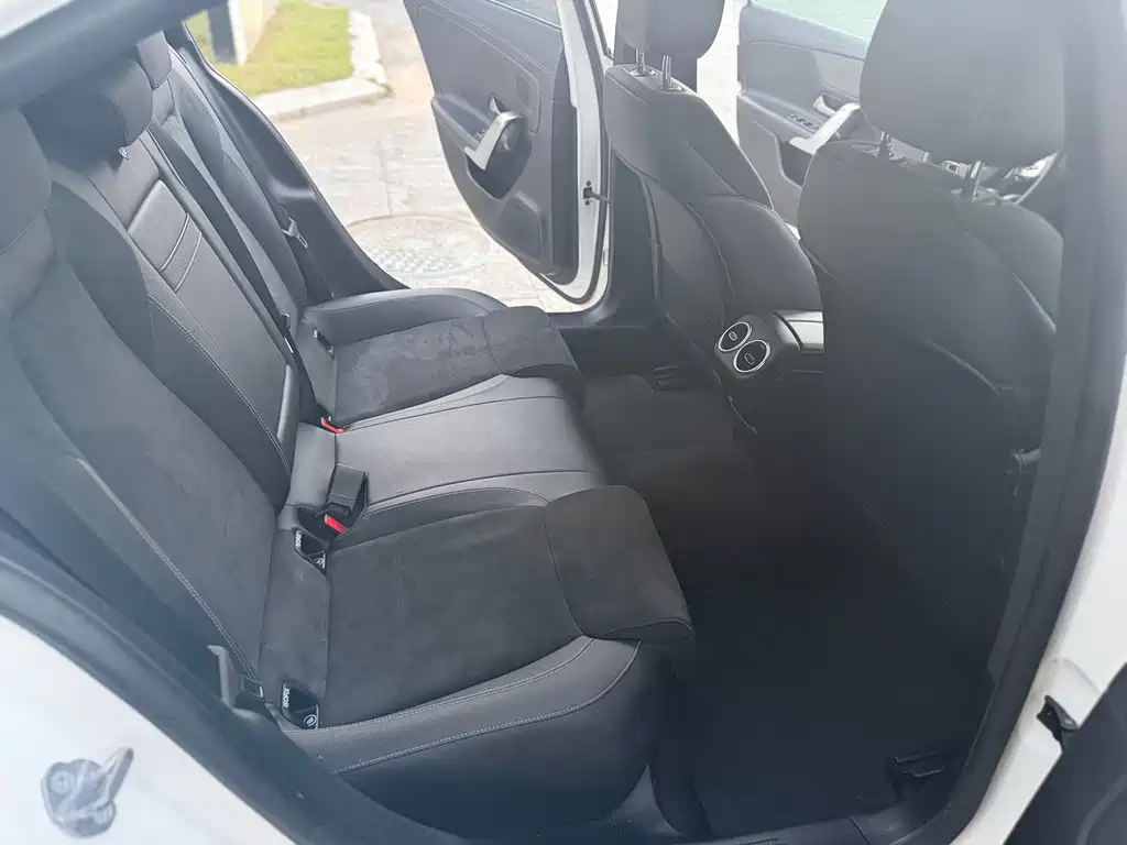 Mercedes-Benz A-Class — миниатюра 10