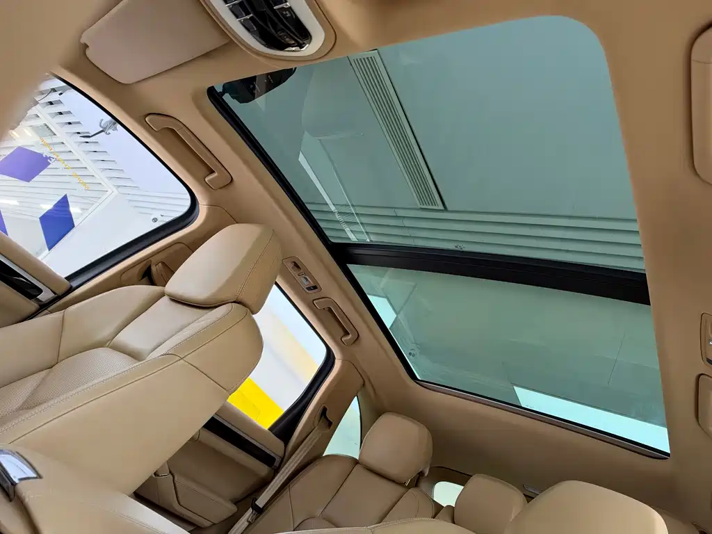 Porsche Cayenne — миниатюра 17
