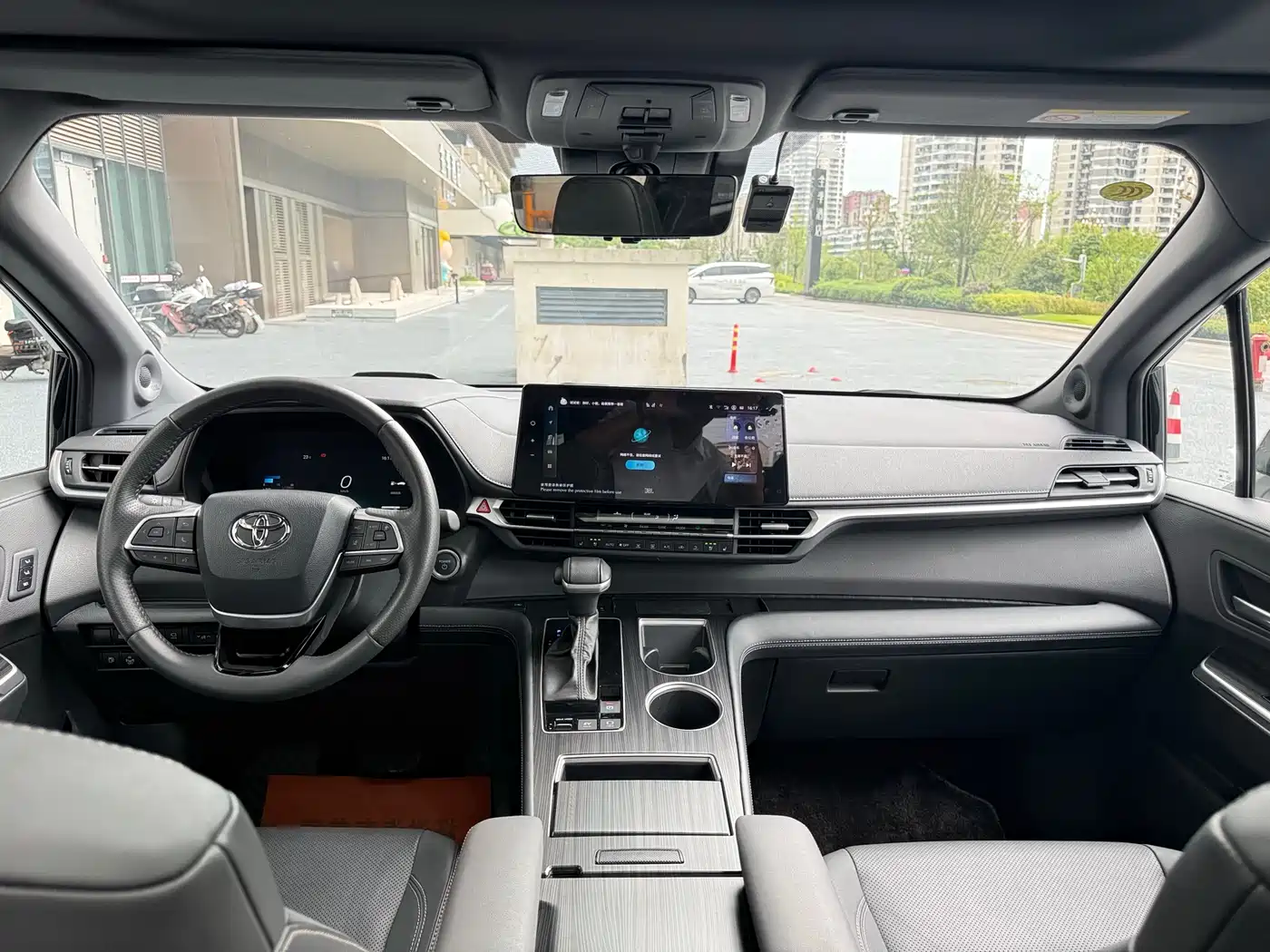 Toyota Sienna 2024 Черный из Китая, фото 3