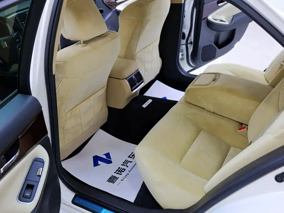 Toyota Crown — миниатюра 31