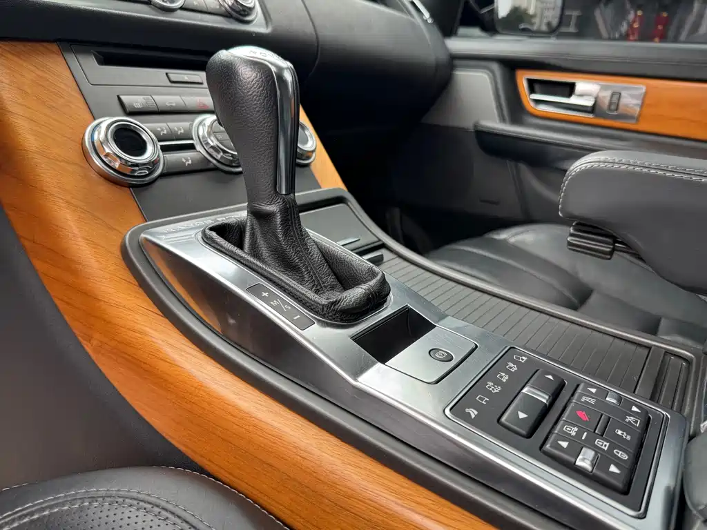 Land Rover Range Rover Sport 2013 3.0 TDV6 Sport