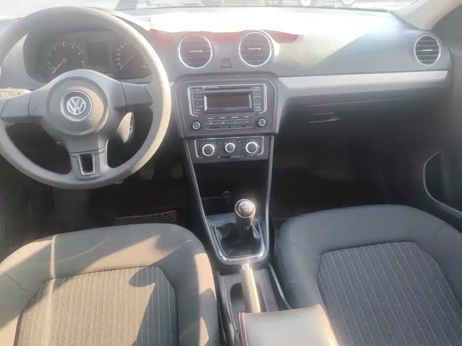Volkswagen Jetta — миниатюра 12