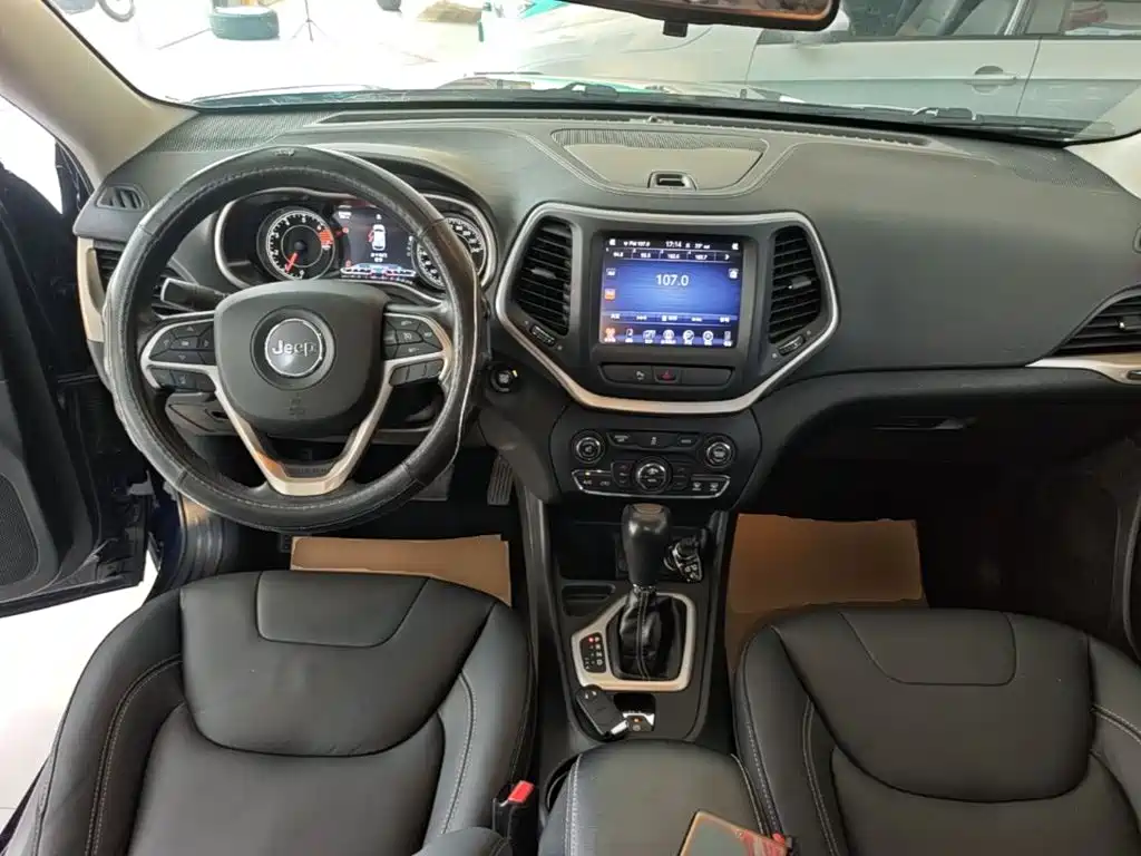 Jeep Cherokee — миниатюра 10