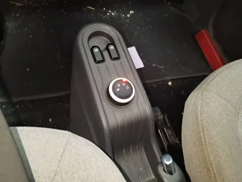 Wuling MINIEV — миниатюра 10