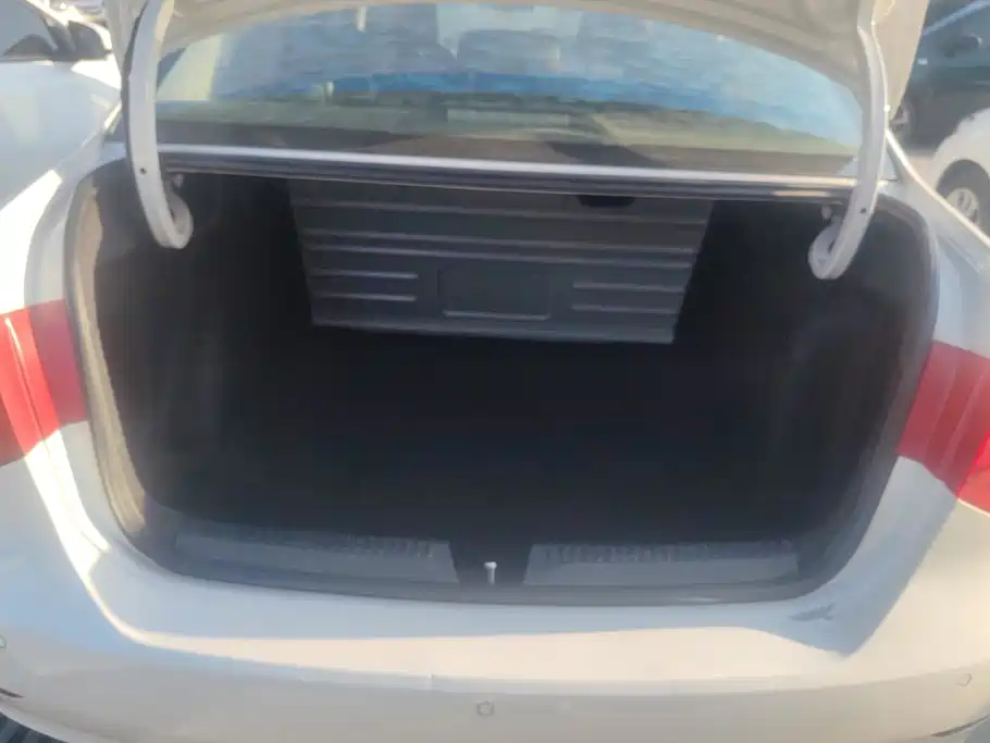 Volkswagen Jetta — миниатюра 4