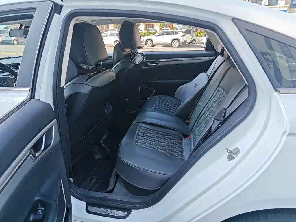 Geely Emgrand GL — миниатюра 13