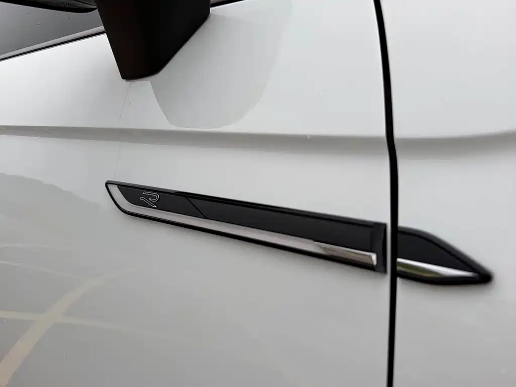 Volkswagen X — миниатюра 19