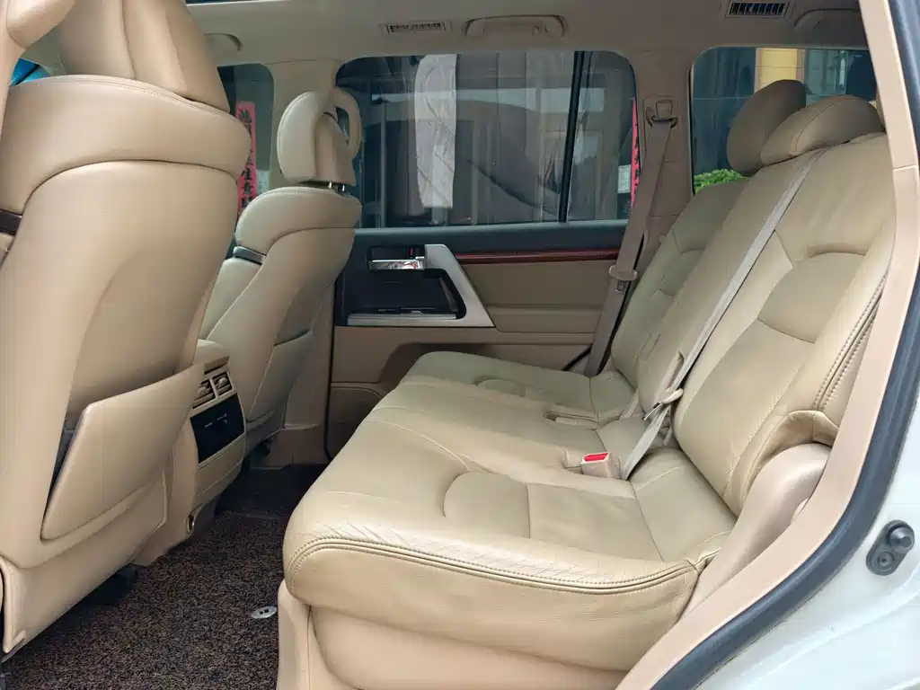 Toyota Land Cruiser — миниатюра 6