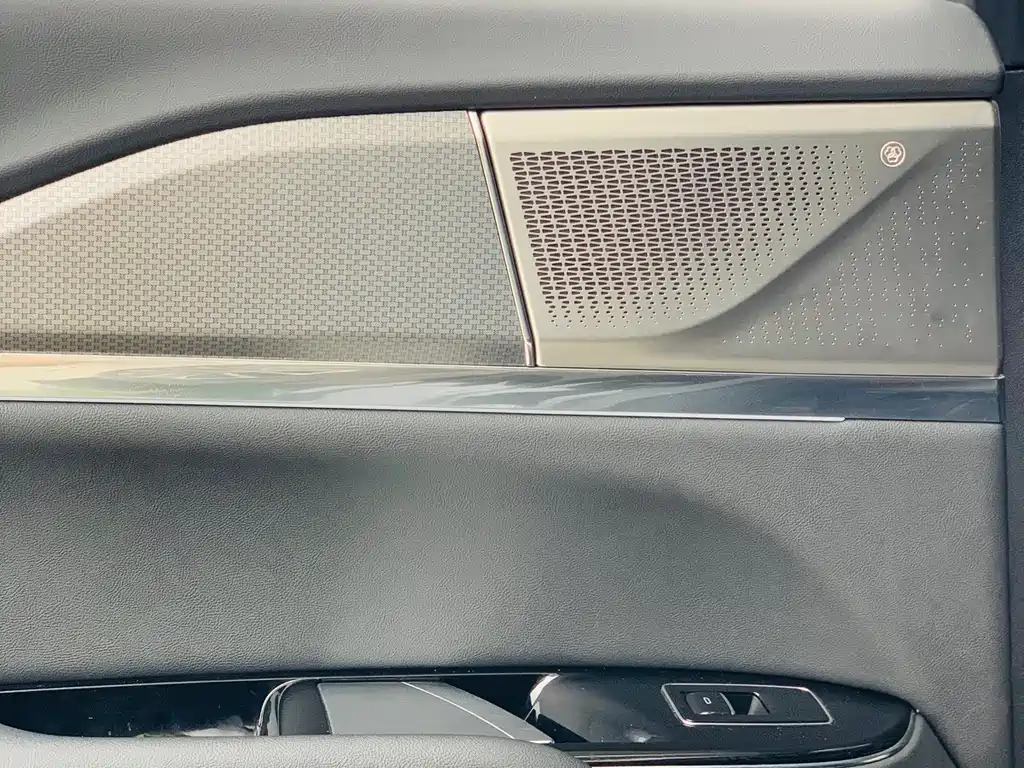 Cadillac XT5 — миниатюра 23