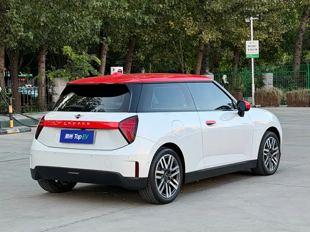 MINI MINI COOPER EV — миниатюра 9