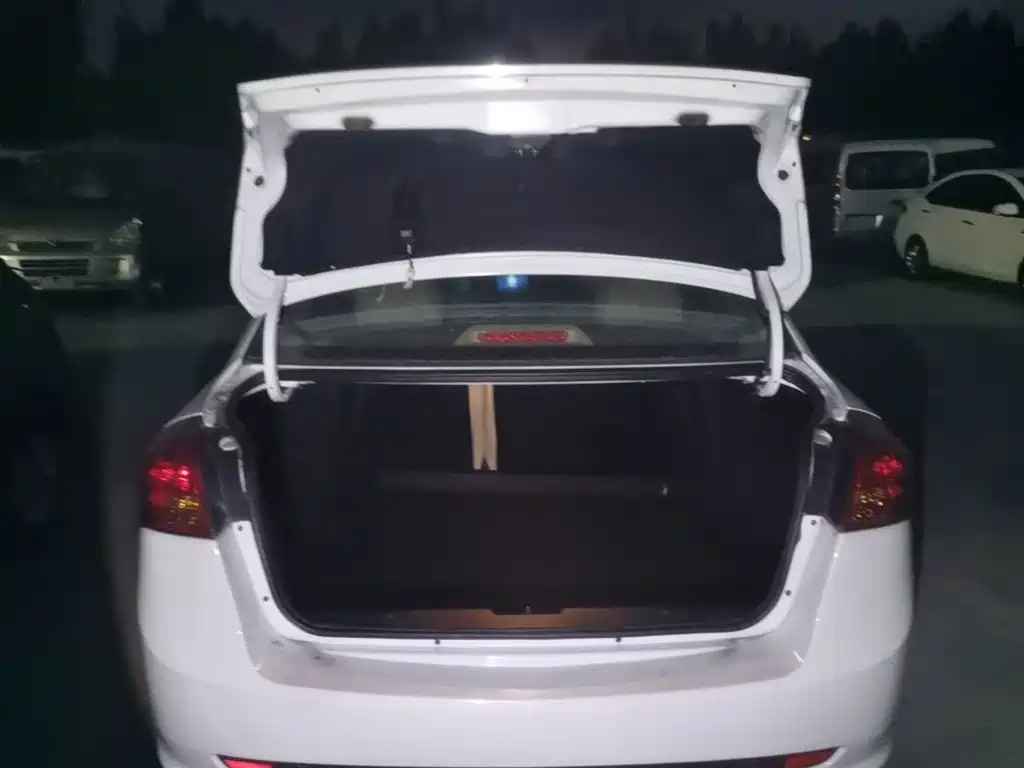 Buick Excelle — миниатюра 19
