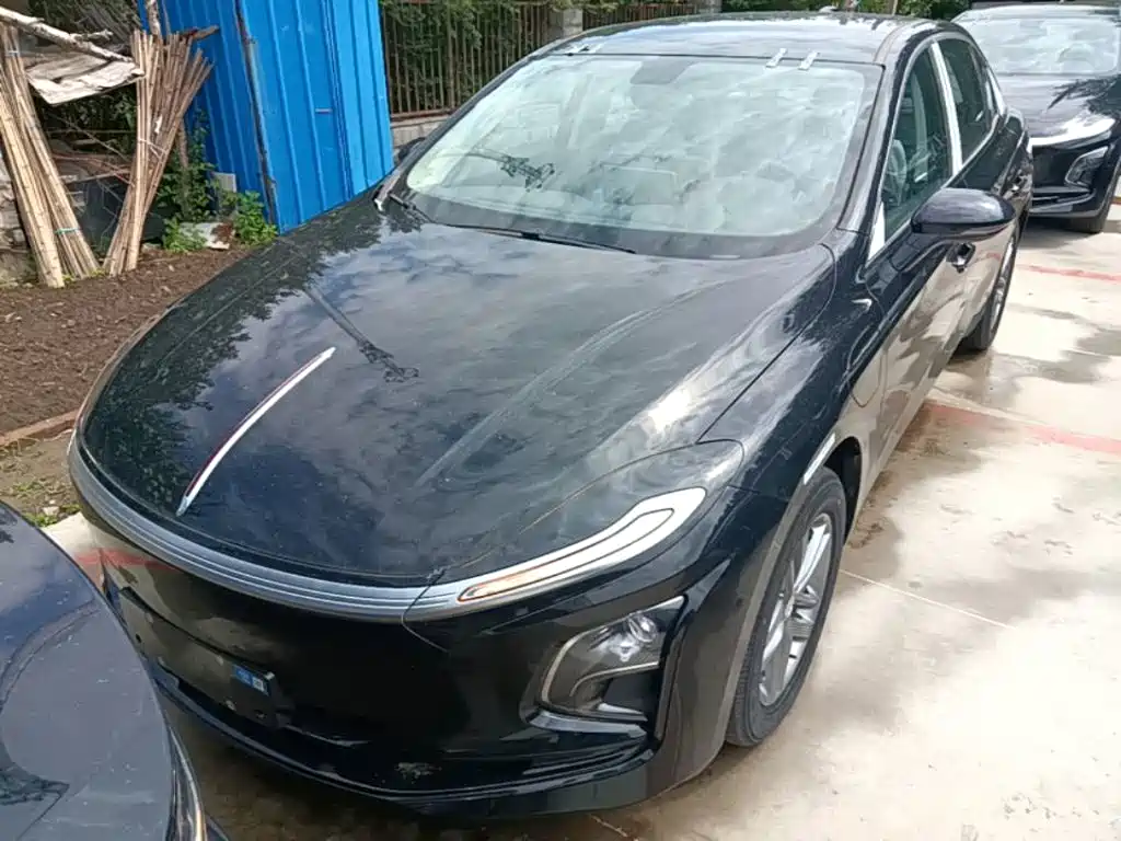 Hongqi E-QM5 2025 610km PLUS
