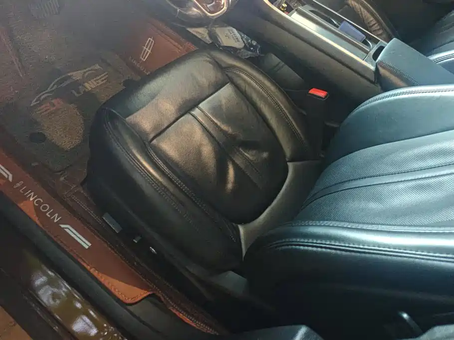 Lincoln MKZ — миниатюра 9