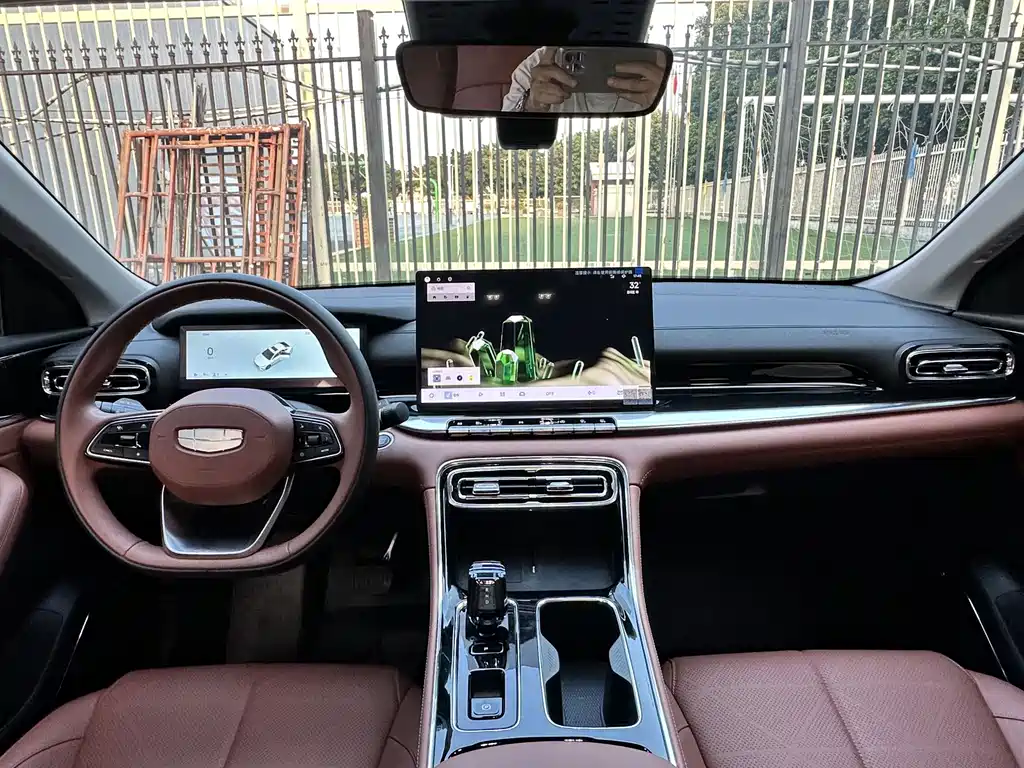 Geely Emgrand — миниатюра 5