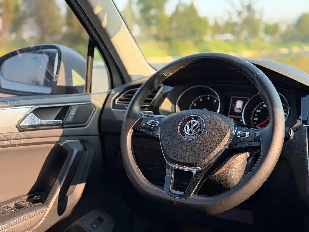 Volkswagen Tiguan L — миниатюра 11