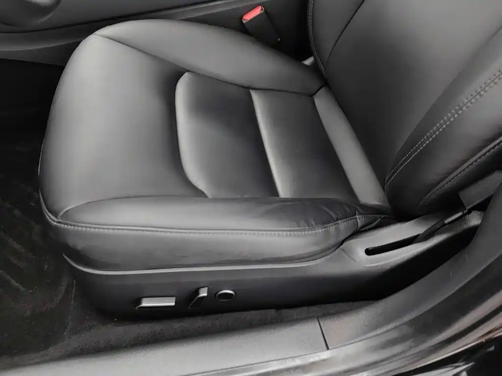 Tesla Model 3 — миниатюра 20