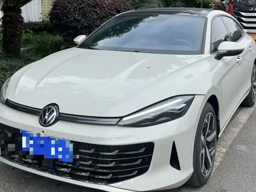 Volkswagen Lamando 2026 L 300TSI