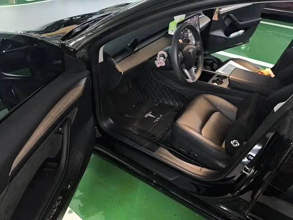Tesla Model 3 — миниатюра 17