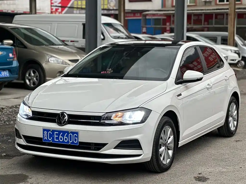 VOLKSWAGEN POLO