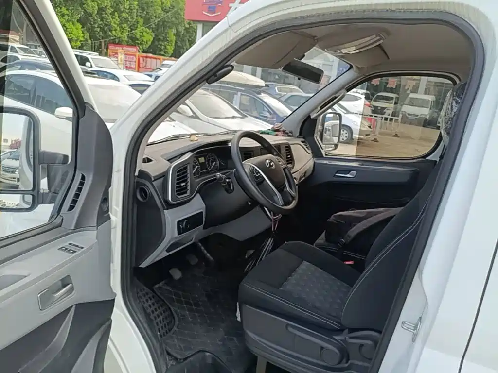 Maxus V80 — миниатюра 16
