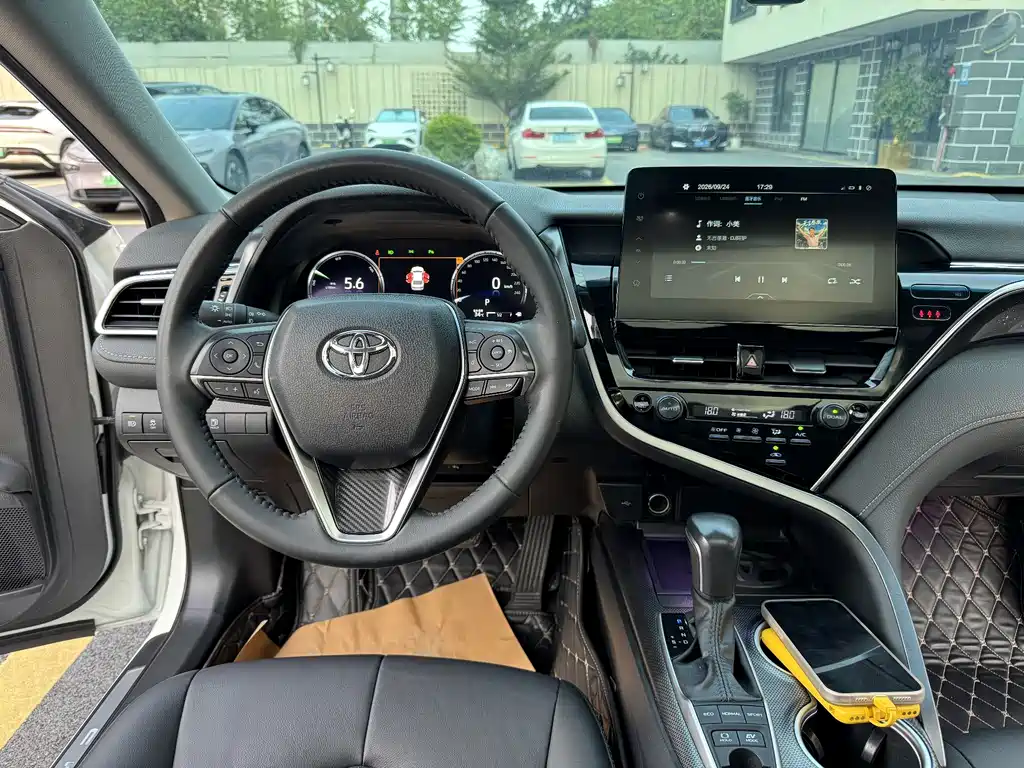 Toyota Camry — миниатюра 15