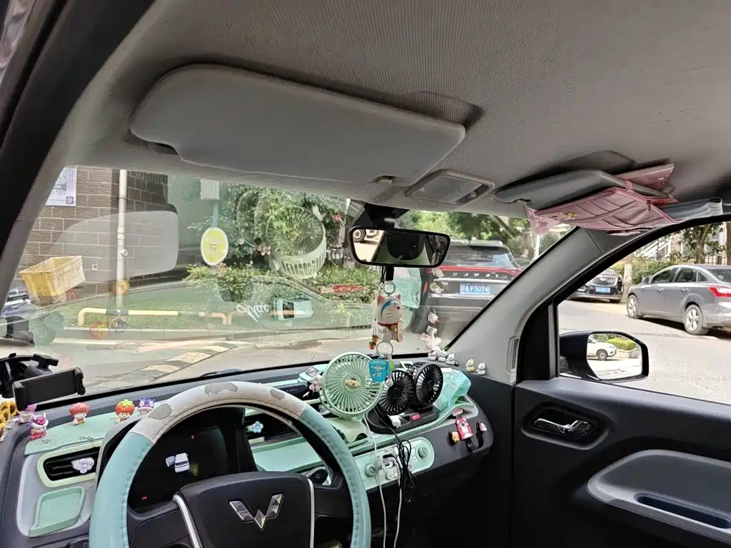 Wuling MINIEV — миниатюра 19
