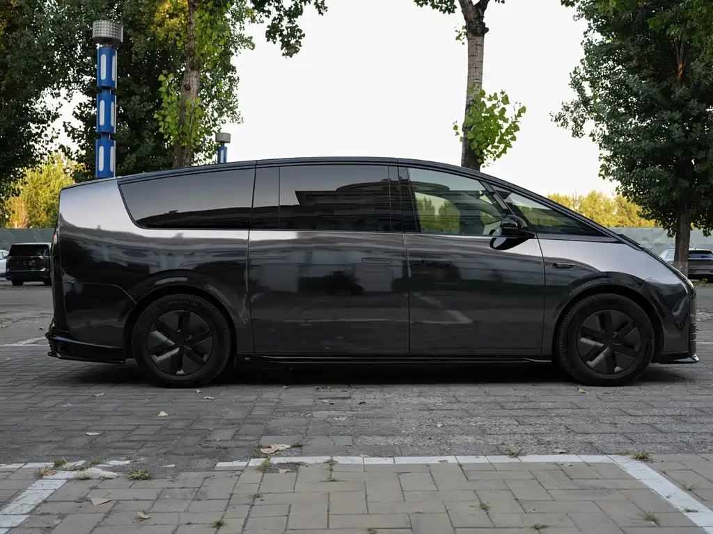 Li Auto Li MEGA — миниатюра 4