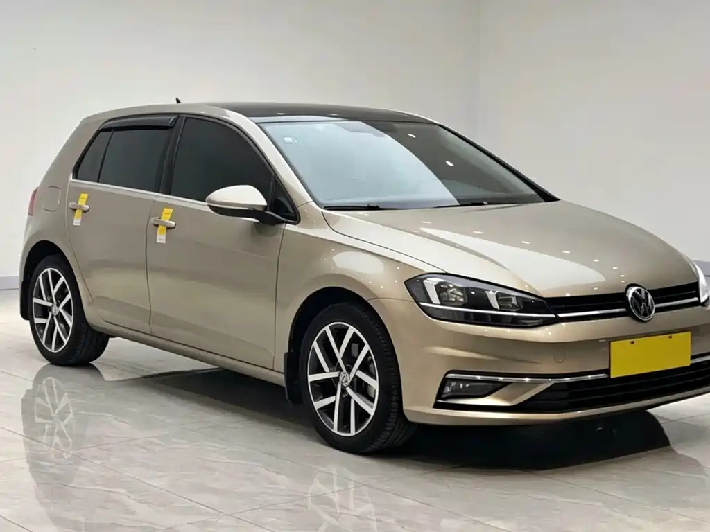2020 Volkswagen Golf - zdjęcie 1 z 17
