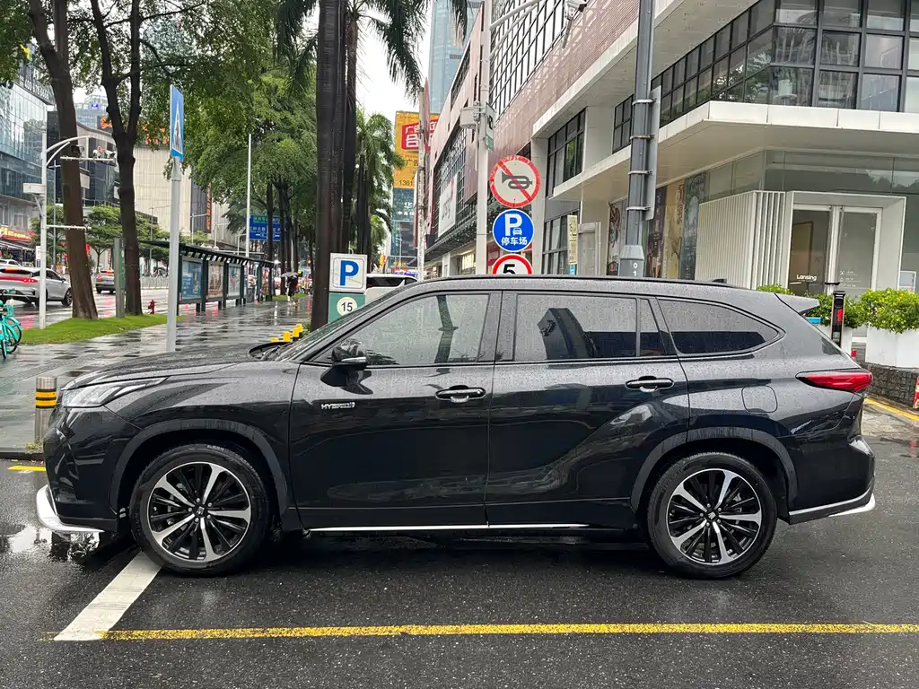 Toyota Crown Kluger 2022 2.5L HEV Luxury