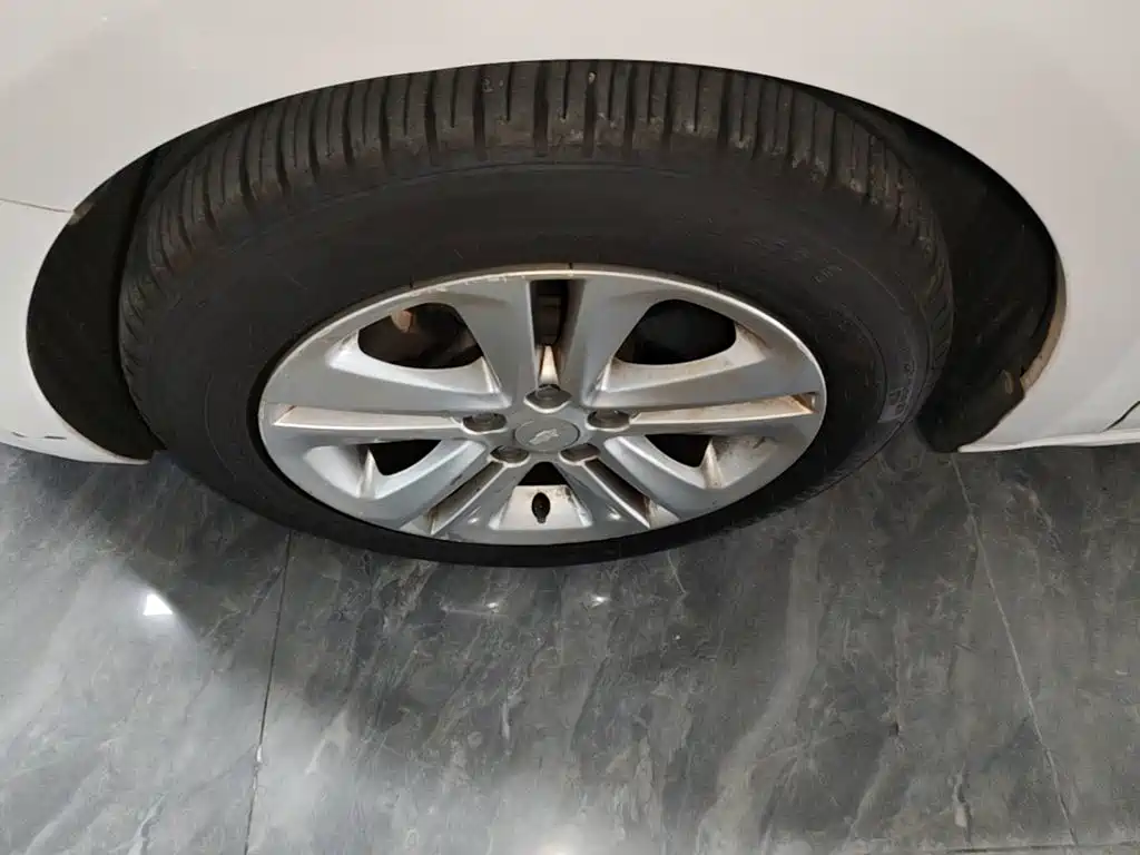 Chevrolet Cruze — миниатюра 23