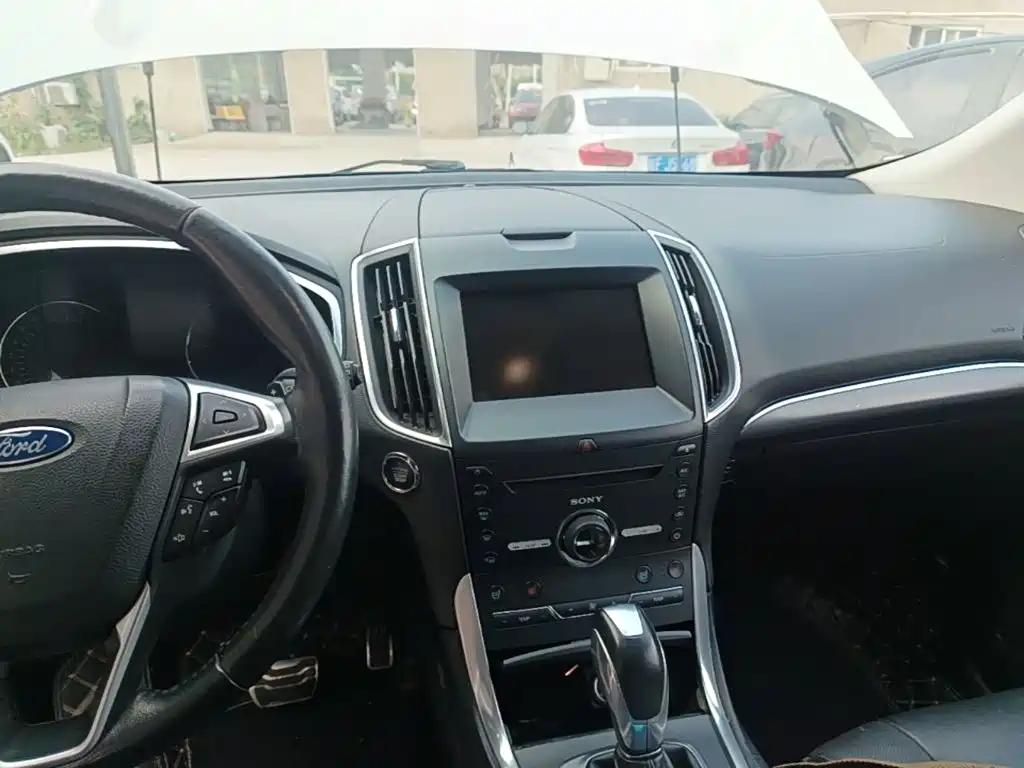 Ford Edge — миниатюра 13