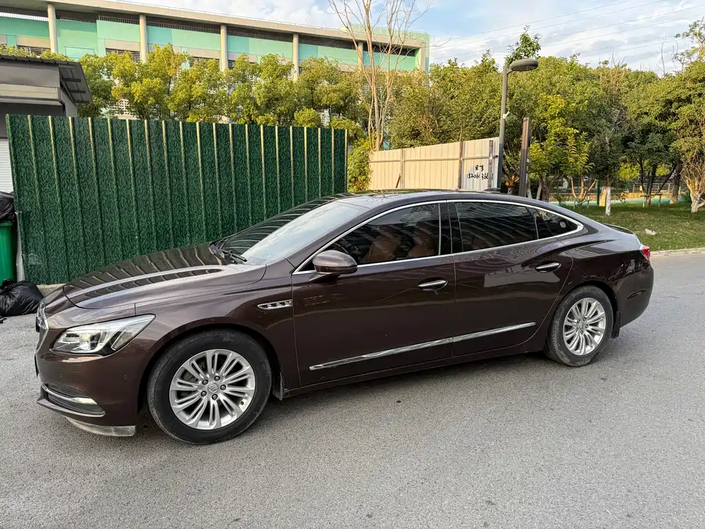 Buick LaCrosse — миниатюра 3