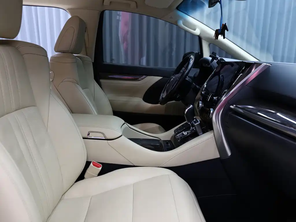 Toyota Vellfire 2020 2.5L HV Luxury