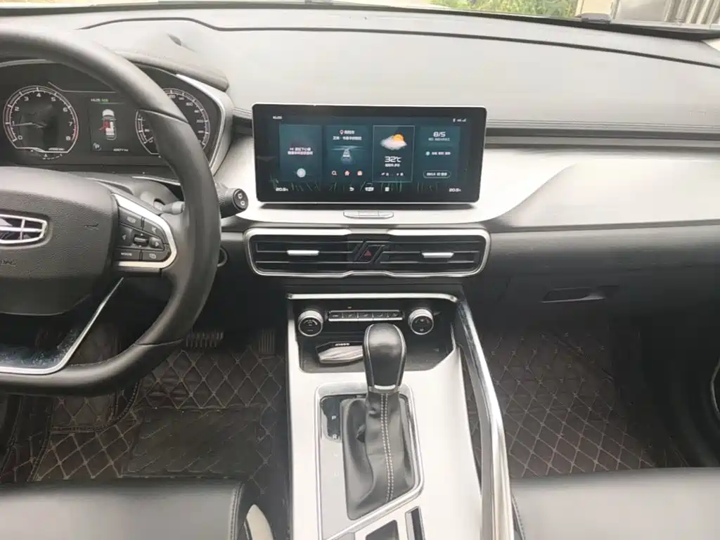 Geely Binyue — миниатюра 13