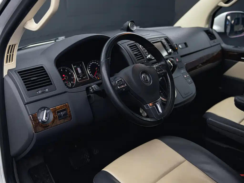 Volkswagen Multivan — миниатюра 11