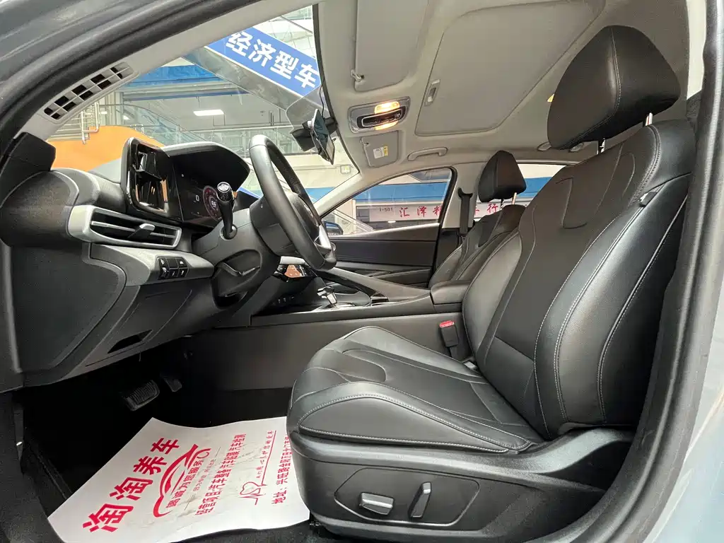 Hyundai Elantra — миниатюра 9