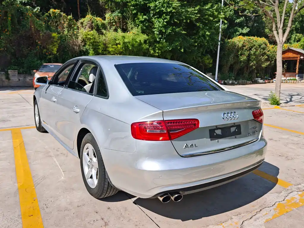 Audi A4L 2013 35 TFSI AT Comfort