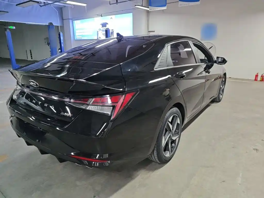 Hyundai Elantra — миниатюра 7