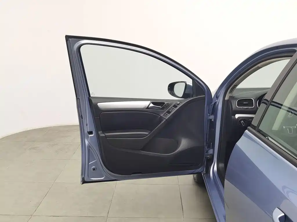 Volkswagen Golf — миниатюра 8