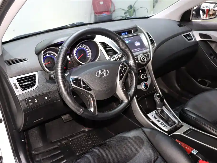 Hyundai Elantra Langdong 1.6L Auto Premium Type, фото 9