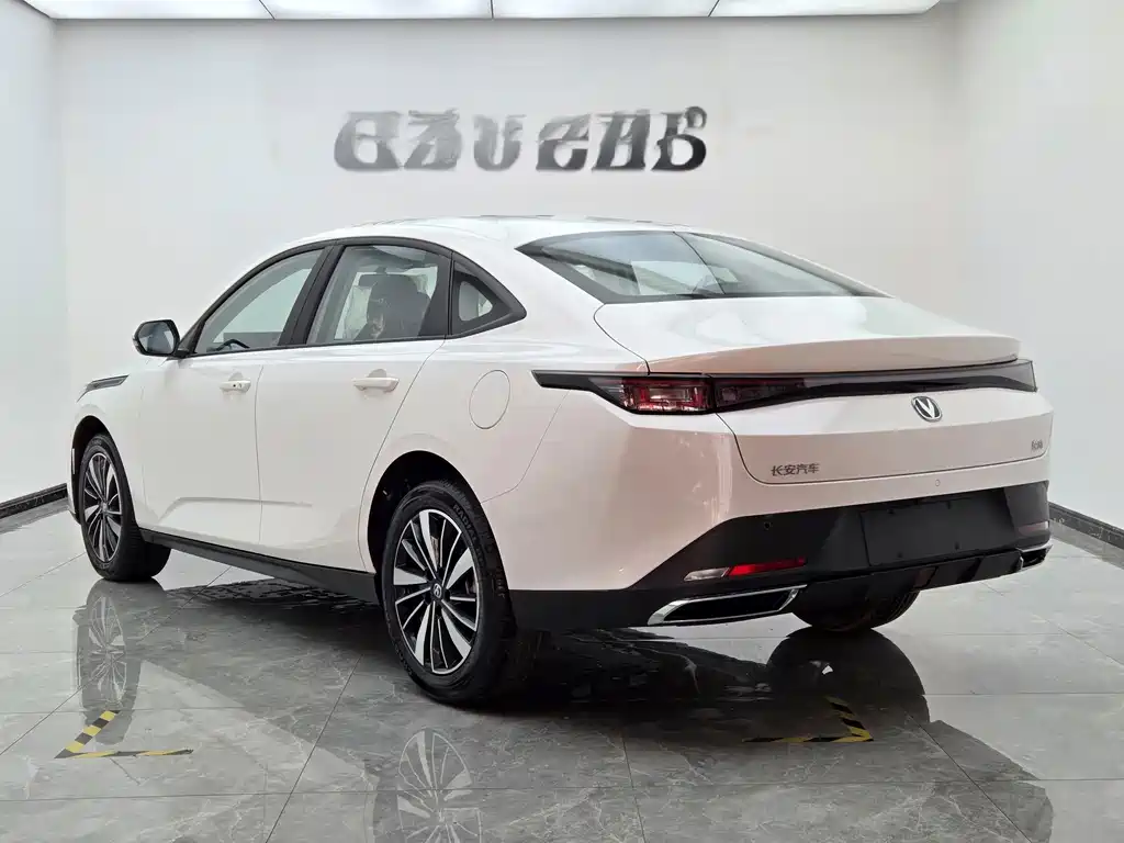 Changan Побег PHEV — миниатюра 4